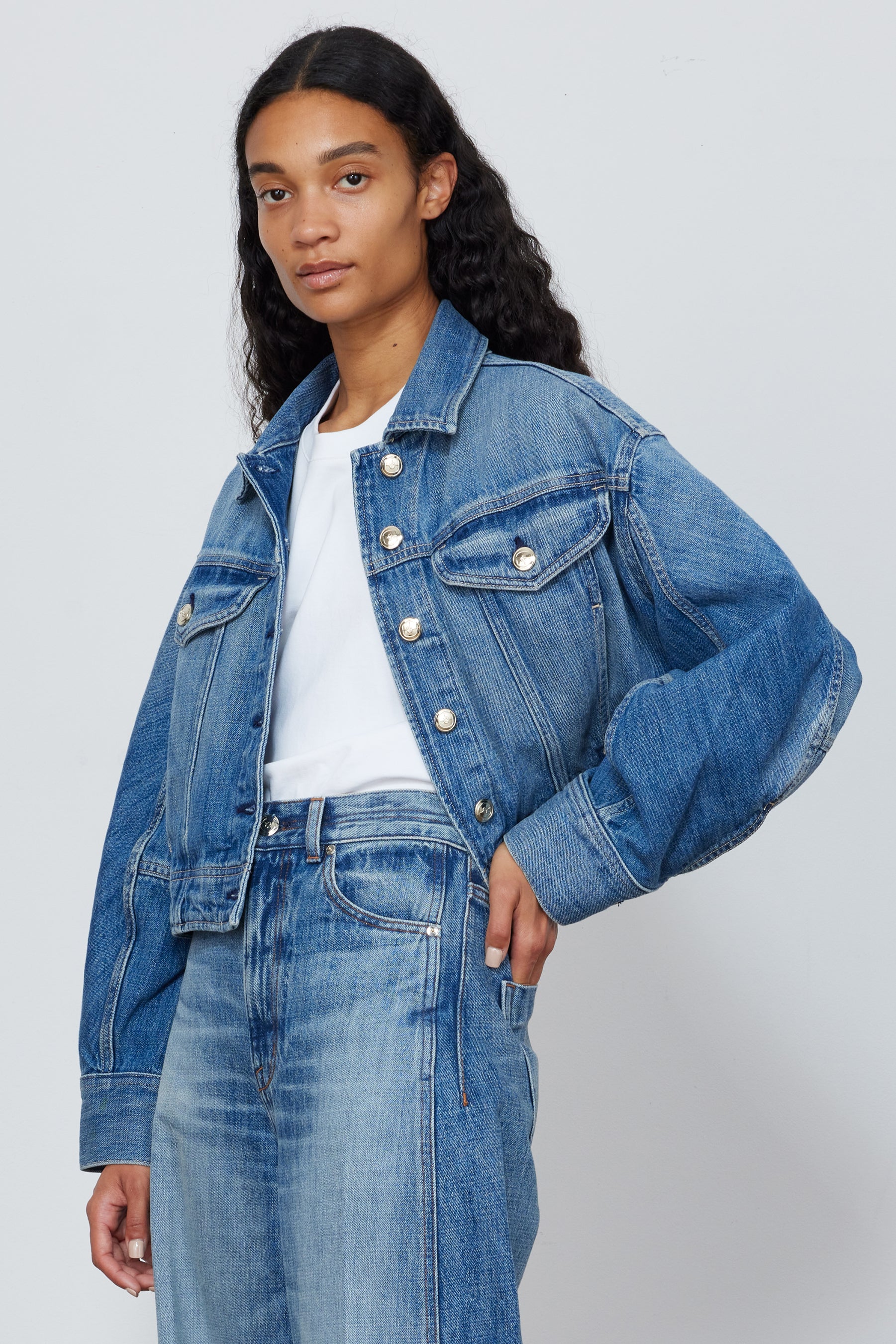 The Mhor Cropped Denim Jacket in Blue Wash – RÙADH