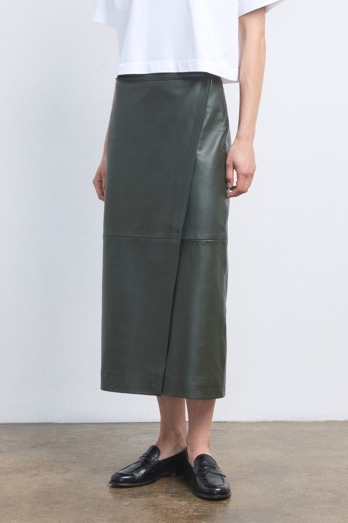 The Este Leather Skirt